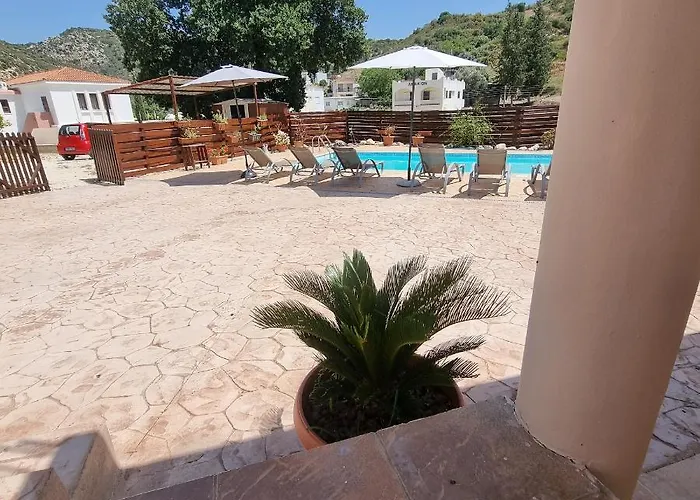 Potamos Private Pensionat Steni